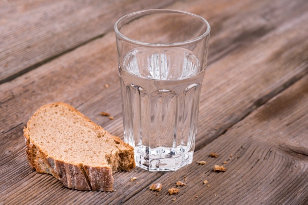 Диета на воде и хлебе